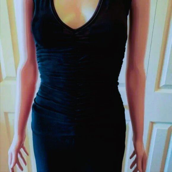 AM:PM BY ESPIRAL BLACK SLEEVELESS DEEP V-NECK FRONT & BACK SIZE S NWT - Picture 3 of 7